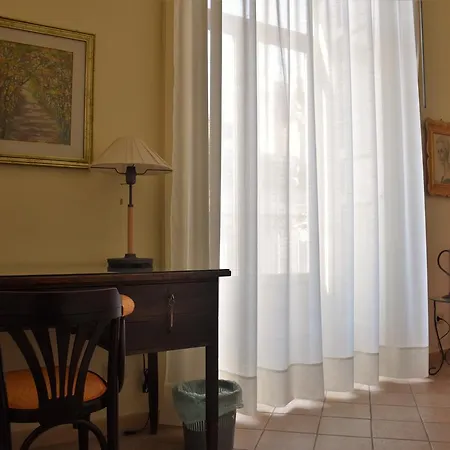 Al Teatro Massimo לינה וארוחת בוקר 2*