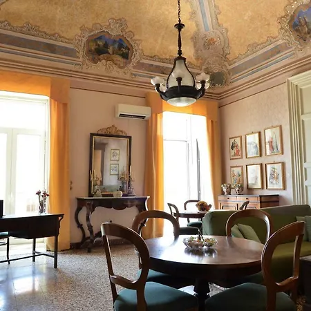Al Teatro Massimo לינה וארוחת בוקר 2*